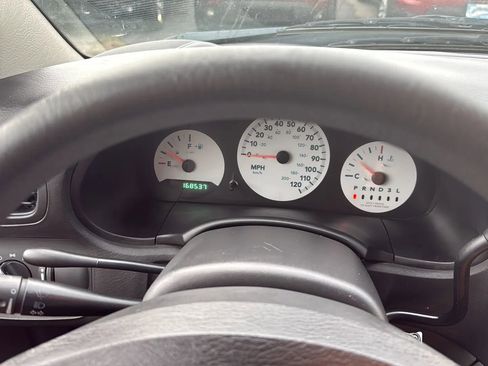 Used 2007 Chrysler Town & Country w/ Popular Equipment Group I image 3