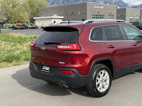 Used 2018 Jeep Cherokee Latitude image 10