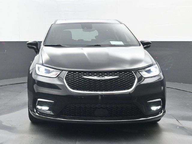 Used 2026 Chrysler Pacifica Limited FWD image 22