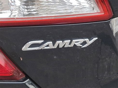 Used 2013 Toyota Camry LE image 31