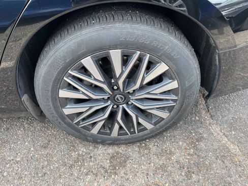 Used 2025 Nissan Altima 2.5 SV image 30