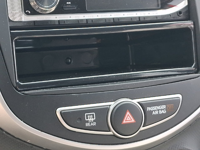 Used 2012 Hyundai Accent GLS FWD image 11