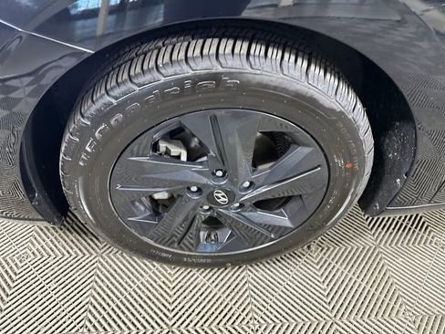 Used 2023 Hyundai Elantra SEL image 10