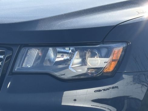 Used 2020 Jeep Grand Cherokee Altitude image 6