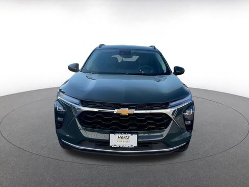 Used 2025 Chevrolet Trax LT image 5