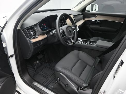 Used 2025 Volvo XC90 B5 Plus AWD/4WD image 15