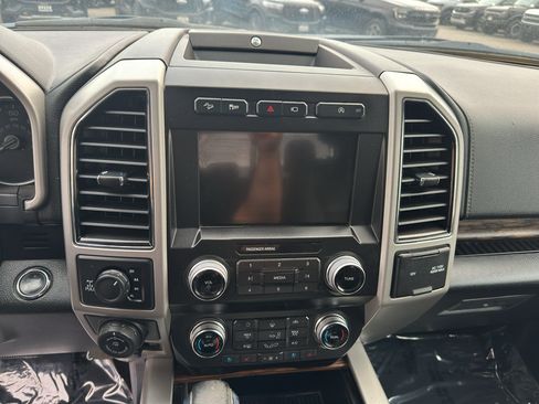 Used 2019 Ford F150 Lariat w/ Equipment Group 502A Luxury AWD/4WD image 23
