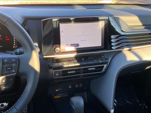 Used 2026 Toyota Camry SE image 6