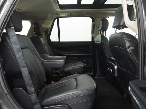 Used 2019 Ford Expedition Platinum image 14
