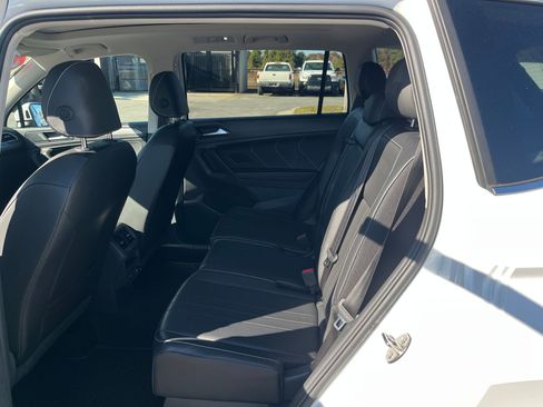Used 2024 Volkswagen Tiguan SE image 24