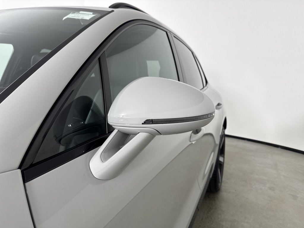 Certified 2025 Porsche Macan S AWD/4WD image 12