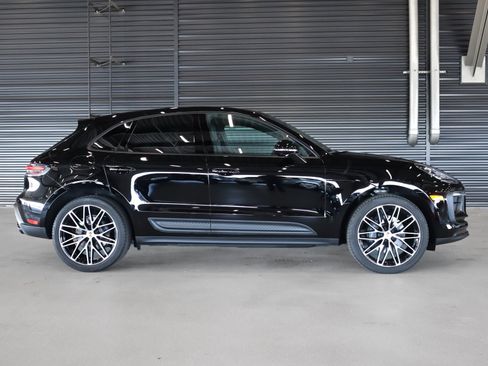 Certified 2026 Porsche Macan AWD/4WD image 11
