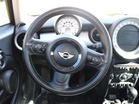 Used 2013 MINI Cooper Hardtop image 9