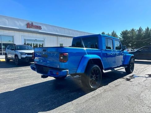Used 2023 Jeep Gladiator Overland AWD/4WD image 11