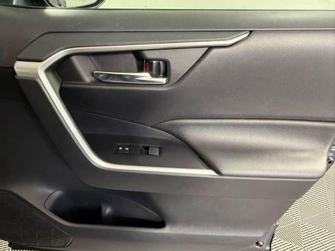 Used 2019 Toyota RAV4 XLE Premium image 45