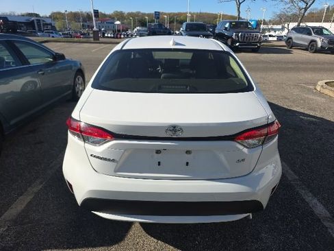 Used 2020 Toyota Corolla LE FWD image 5