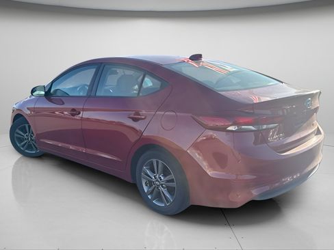 Used 2017 Hyundai Elantra SE FWD image 11