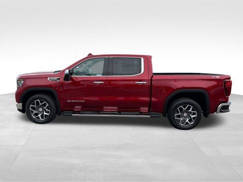 Used 2022 GMC Sierra 1500 SLT w/ SLT Premium Plus Package AWD/4WD image 4