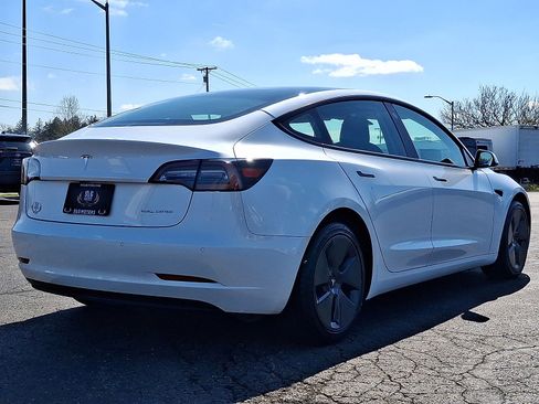 Used 2022 Tesla Model 3 Long Range AWD/4WD image 25