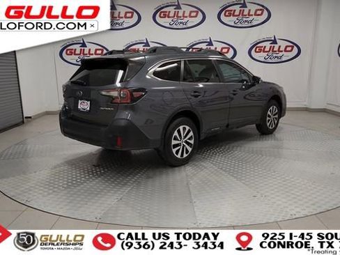 Used 2022 Subaru Outback Premium image 8
