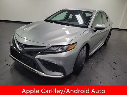 Used 2024 Toyota Camry XSE FWD image 4