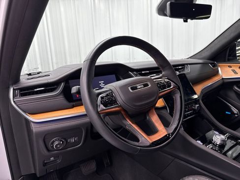 Used 2021 Jeep Grand Cherokee L Summit AWD/4WD image 18
