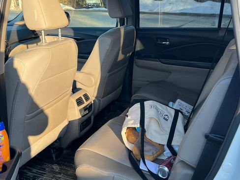 Used 2017 Honda Pilot Touring image 9