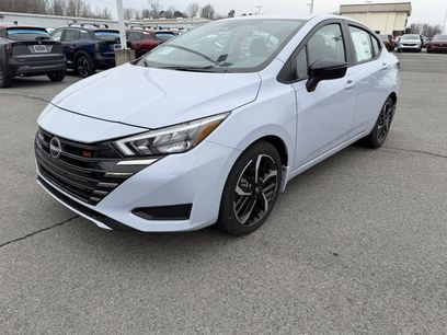 New 2025 Nissan Versa SR w/ Trunk Package