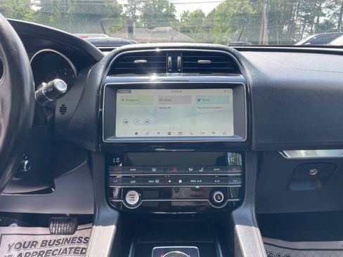 Used 2020 Jaguar F-PACE Prestige AWD/4WD image 13