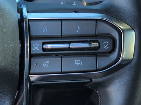 Used 2025 GMC Acadia Elevation image 20