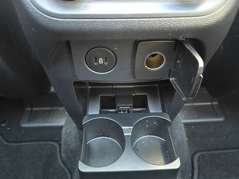 Used 2025 Ford Explorer Active w/ Active Comfort Package image 43