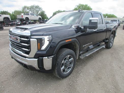 New 2026 GMC Sierra 2500 SLT w/ SLT Premium Package AWD/4WD image 11