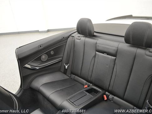 Used 2018 BMW M4 Convertible image 21