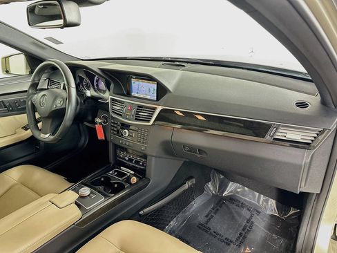 Used 2010 Mercedes-Benz E 350 4MATIC Sedan image 30