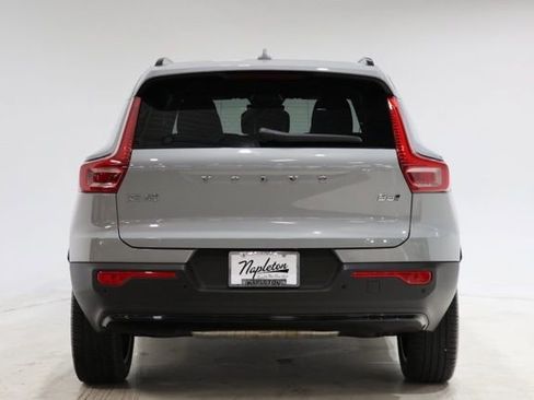 Used 2025 Volvo XC40 B5 Plus AWD/4WD image 6