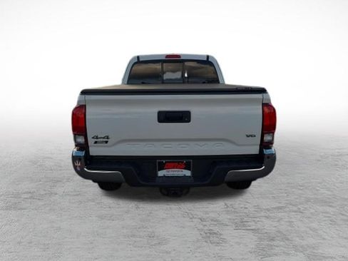 Certified 2019 Toyota Tacoma SR5 AWD/4WD image 6