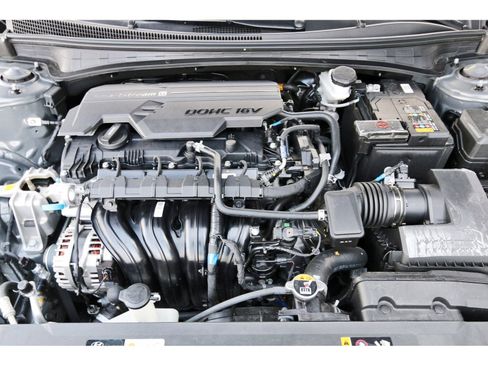 Certified 2025 Hyundai Elantra Sport FWD image 32