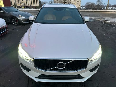 Used 2019 Volvo XC60 T5 Momentum w/ Multimedia Package image 14