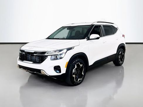 Certified 2025 Kia Seltos EX FWD image 3
