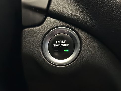 Used 2020 Chevrolet Equinox LT image 22