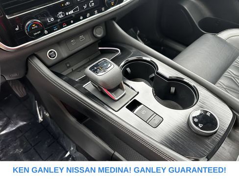Used 2021 Nissan Rogue Platinum AWD/4WD image 26