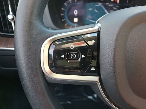 Used 2024 Volvo XC60 B5 Plus w/ Protection Package Premier image 21