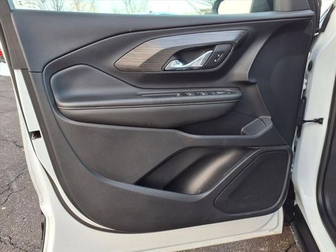 Used 2023 GMC Terrain SLE w/ Elevation Edition image 22