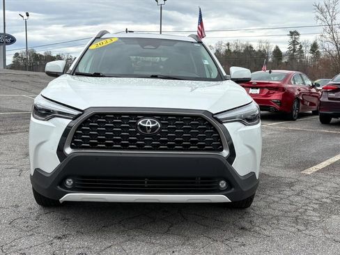 Used 2023 Toyota Corolla Cross XLE w/ Convenience Package AWD/4WD image 2
