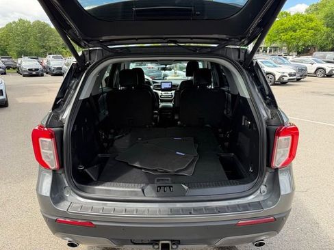 Used 2023 Ford Explorer XLT w/ Equipment Group 202A AWD/4WD image 25