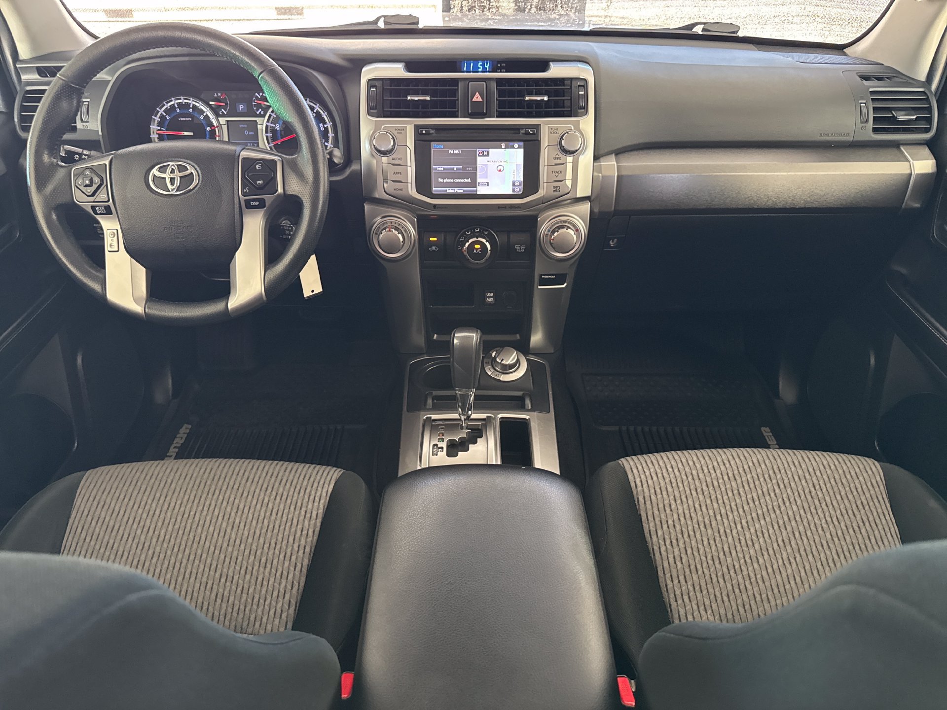 Used 2017 Toyota 4Runner SR5 AWD/4WD image 15