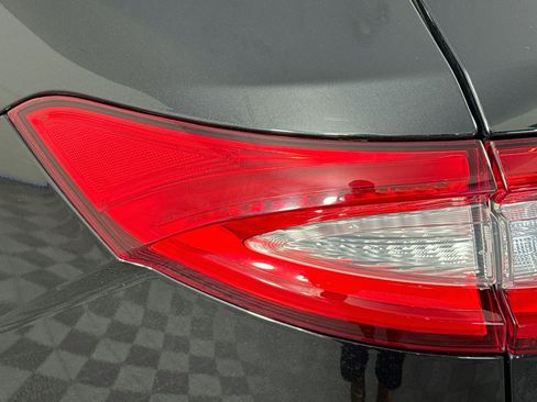 Used 2019 Maserati Levante GranSport AWD/4WD image 34