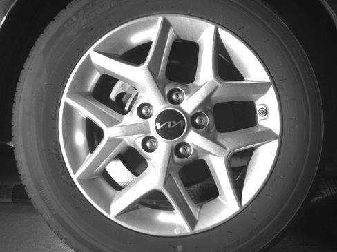 Used 2025 Kia Soul LX w/ LX Technology Package FWD image 15