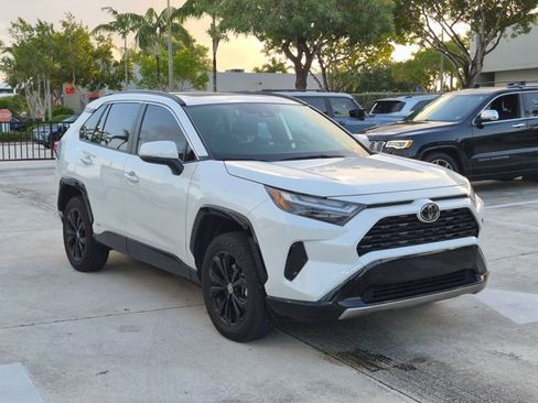 Used 2025 Toyota RAV4 SE w/ Convenience Package AWD/4WD image 3