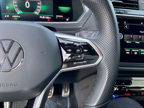 Used 2022 Volkswagen Tiguan SE R-Line image 25